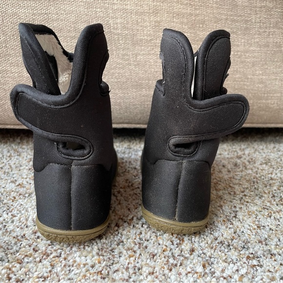 Black Baby Bogs, Size 7 - Picture 3 of 5